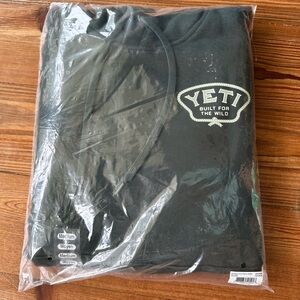 NWT YETI Fleece Hoodie Medium